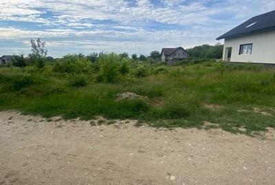 Teren de 960 mp, în Cârcea