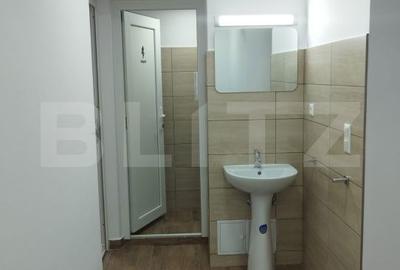 Spațiu comercial, de 60 mp, în Central - 7
