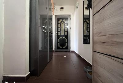 Apartament cu 2 camere nedecomandat în Micro 6 - 6