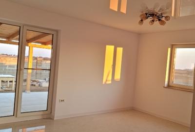 Vând casă cu etaj disponibilă imediat - 7