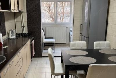 Apartament cu 3 camere semidecomandat în Berceni - 1