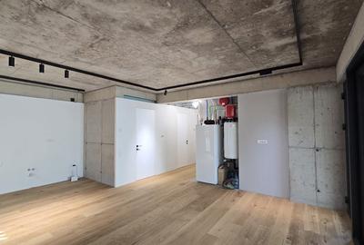 Casă cu 9 camere cu Teren 200 Mp în Dorobanți