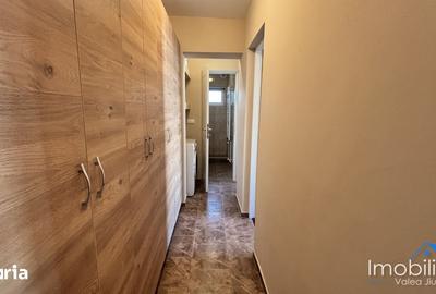 Apartament cu 3 camere decomandat în Petros - 5