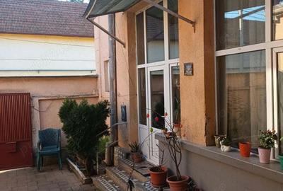 Casa de vanzare, str. Margaretelor - 2