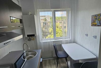 Apartament cu 2 camere semidecomandat în Dosu Bricii