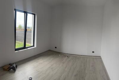 Casa individuala pe parter, zona Izvor - 8