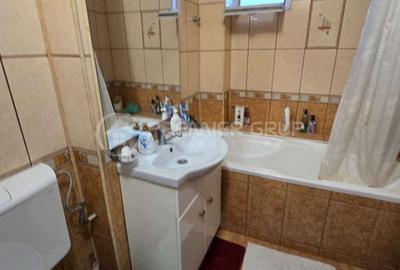 Etaj intermediar, Apartament 3 camere  mobilat & utilat  70mp - Podu Ros + CT - 8