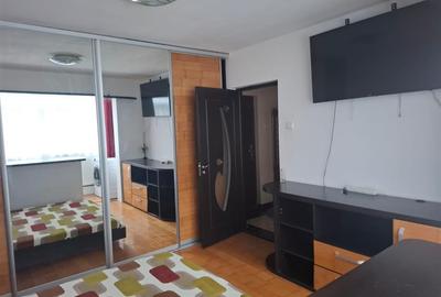 Apartament cu 3 camere semidecomandat, mobilat în Podul de Piatră - 12