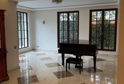 Vilă Individuala spațioasă | Locație premium - 4