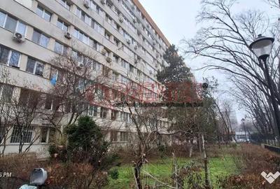 Garsonieră în Apărătorii Patriei - 8