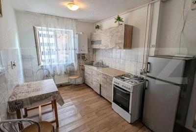 Apartament cu 2 camere semidecomandat în Cetate
