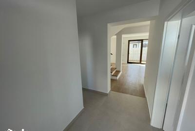 Casă cu 4 camere cu Teren 250 Mp în Ghencea - 2