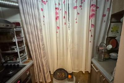 Apartament cu 2 Camere Decomandate Zona Burdujeni - Moldova - 2