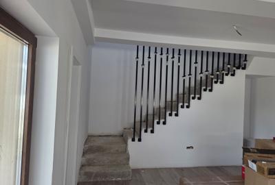 Casă cu 4 camere în Moșnița Veche - 3