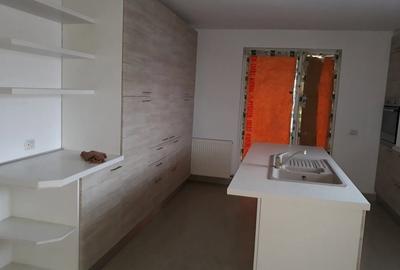 Casă cu Teren 3000 Mp în Sud - 2