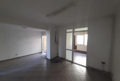 Casă cu 5 camere cu Teren 100 Mp în Vatra Luminoasă - 2
