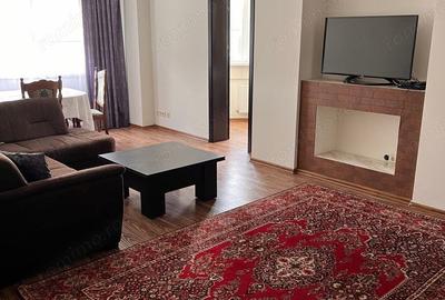 Apartament cu 3 camere în P-ța Victoriei