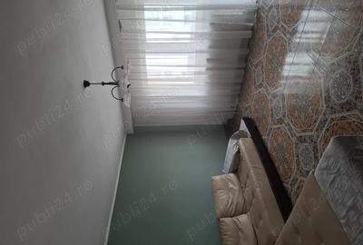 Apartament cu 3 camere decomandat în Răcădău