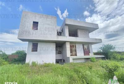 Casă cu 6 camere cu Teren 1372 Mp în Snagov - 2