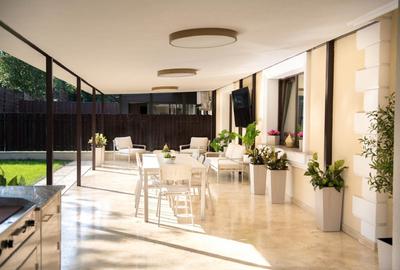 Casa ultrafinisata, cu piscina, terasa, garaj! - 11