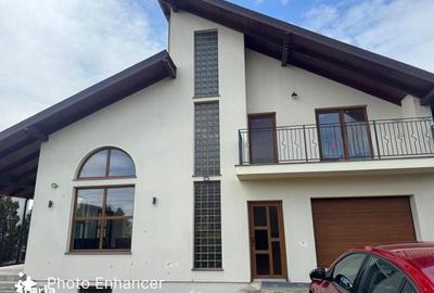 Casă cu 4 camere în Central - 2