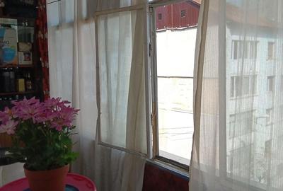 Apartament cu 3 camere decomandat în Calea Romanului - 2