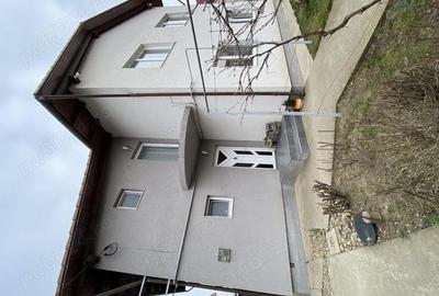 Casă cu 5 camere cu Teren 284 Mp în Ghiroda