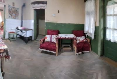 Casă cu 4 camere în Războieni-Cetate - 3