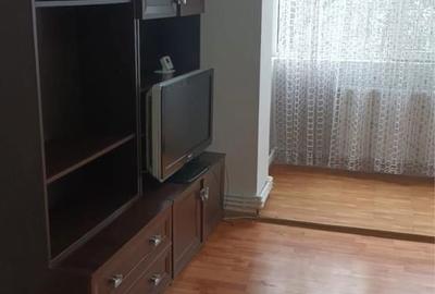Apartament cu 2 camere decomandat în Crâng - 2