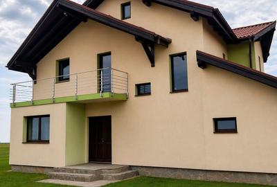 Casă cu 4 camere în Sânpetru - 2
