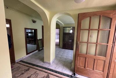 Casă cu 6 camere în Livada - 3