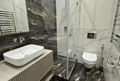 Apartament cu 2 camere decomandat în Tractorul