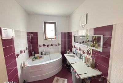 Casă cu 4 camere cu Teren 2700 Mp în Central - 5