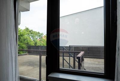 Vanzare apartament 3 camere, complet mobilat, zona Damaroaia - 24