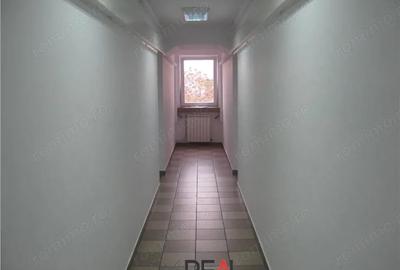 Spațiu comercial, în Regie - 2