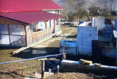 Casa cu 3 camere si o baie - 2