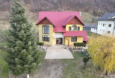 Casa cu 4 dormitoare | strada Manastirii | Gura Humorului - 2