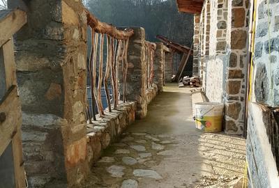 Cas de vinzare in Ocna Sibiului din piatr anul construc?iei 2019 . - 2