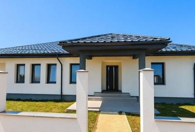 Casa individuala de vanzare 131 mp construi?i, teren - 3