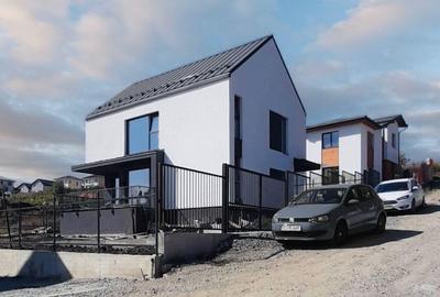 Casă individuală cu 4 camere cu Canalizare în Dezmir