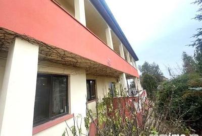 Casă cu 6 camere cu Teren 1566 Mp în Central - 1