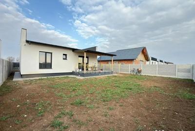 Casă cu 3 camere cu Teren 371 Mp în Berceni - 2