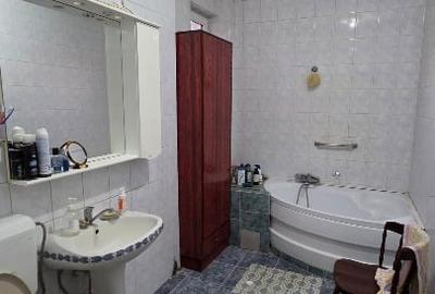 Casă individuală cu 6 camere cu Canalizare în Girocului - 7