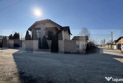 Casă cu 4 camere cu Teren 588 Mp în Central - 2