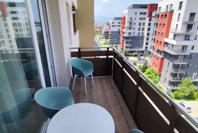Apartament cu 2 camere decomandat în Tractorul