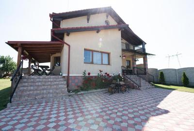 Casă individuală cu 7 camere în Exterior Est