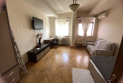 De Inchiriat Garsoniera Decomandata Dacia - Romana - 1