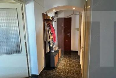 Apartament cu 3 camere decomandat, mobilat în Dacia