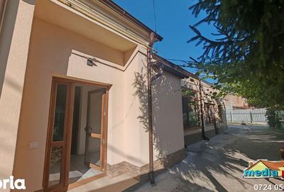 Casă cu 5 camere cu Teren 700 Mp în Piața Centrală - 7