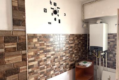 Apartament spatios, 2 camere decomandate, etaj 1, zona Piata Centrala - 2